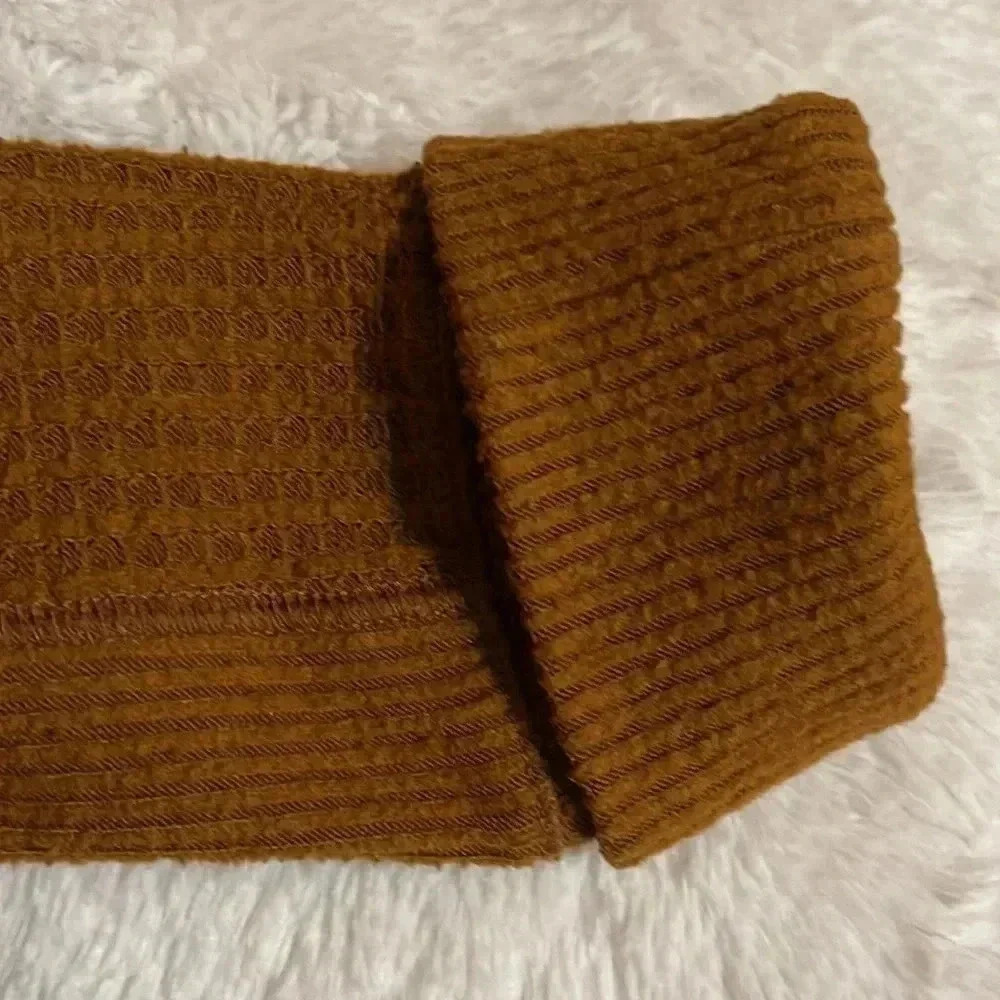 2/15 Rust colored top - Picture 7 of 7